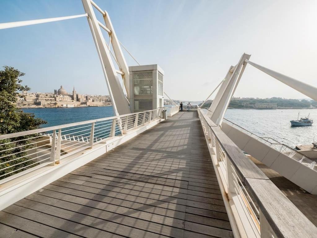 Seafront Lux Apart Inc Pool, Upmarket Area 斯利马 外观 照片